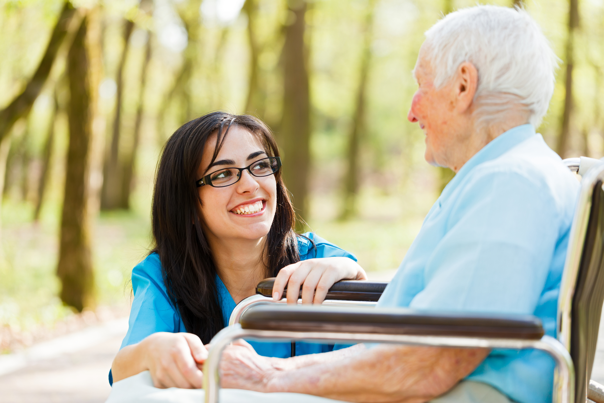 Compañía y estimulación para adultos mayores